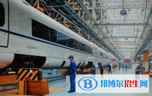 成都2021年男孩子適合學的中專專業(yè)