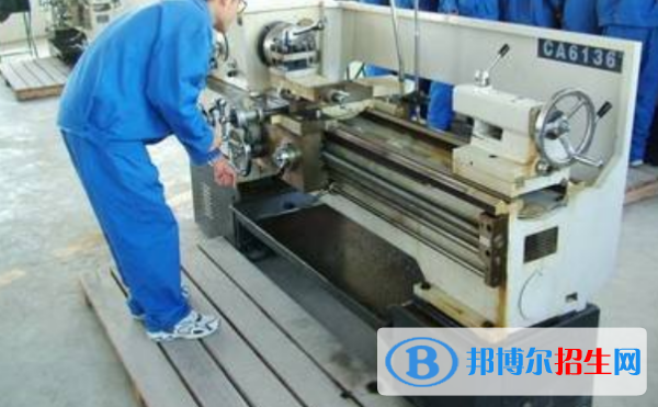 四川2021年男生讀中專學什么好