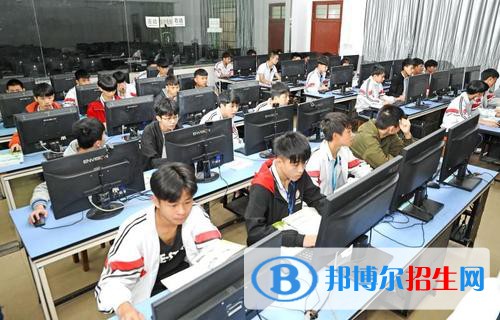 貴陽(yáng)2021年女生學(xué)計(jì)算機(jī)學(xué)校好找工作嗎