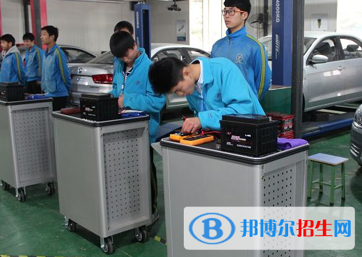貴陽(yáng)2021年男生在汽修學(xué)校學(xué)什么好