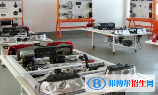 貴陽2021年男生上汽修學校學什么好
