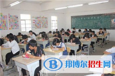 安徽2021年男生上中專學校學什么好