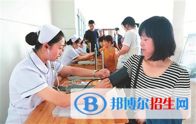 四川2021年適合女生的護理學(xué)校