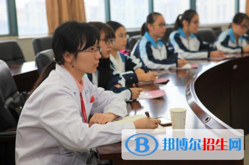 四川2021年護理學(xué)校是中專還是大專