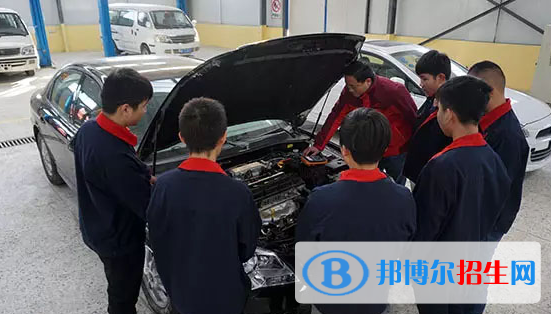 貴陽(yáng)2021年汽修學(xué)校讀出來(lái)是什么文憑