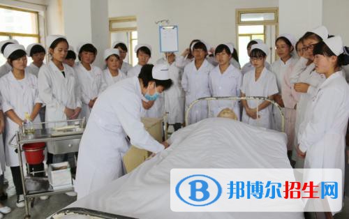 四川2021年護理學(xué)校讀出來是什么文憑
