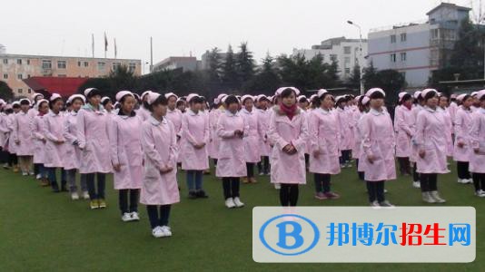 四川2021年護理學(xué)校什么時候開學(xué)