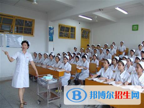四川2021年護理學校哪里比較好