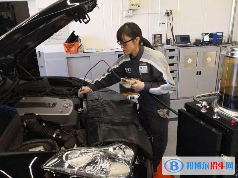 廣東2021年女生適合汽修學校嗎