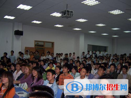 四川2021年讀電子商務(wù)學(xué)?？梢钥即髮W(xué)嗎
