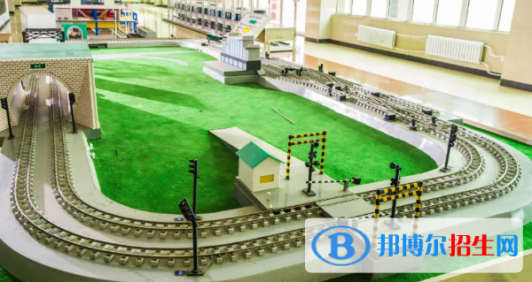 貴州2021年男生學什么軌道交通學校好