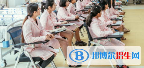 成都2021年初中生可以上什么護理學校