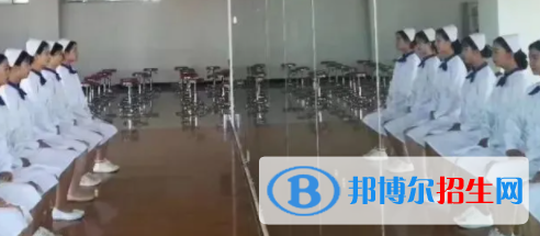 成都2021年護(hù)理學(xué)校中專升大?？际裁? width=