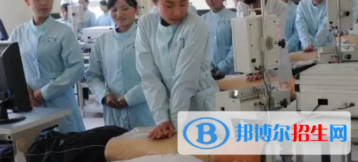 成都2021年女生上護理學校學什么專業(yè)好