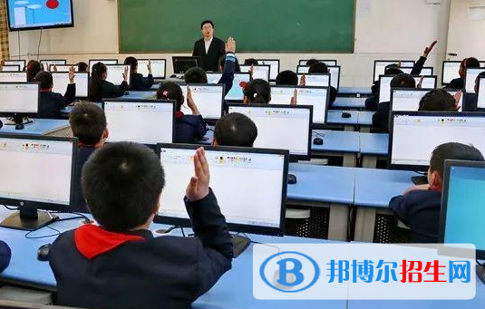 杭州2021年初中生可以上計(jì)算機(jī)學(xué)校嗎