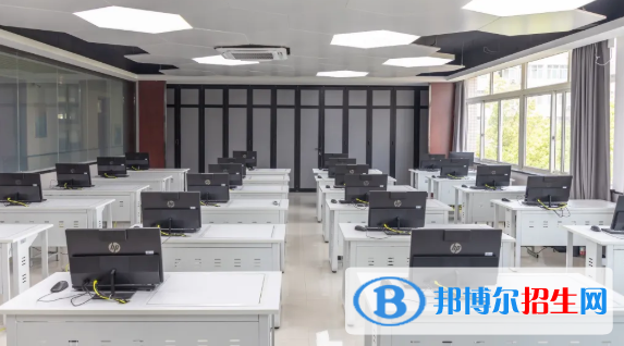 杭州臨平職業(yè)高級中學2