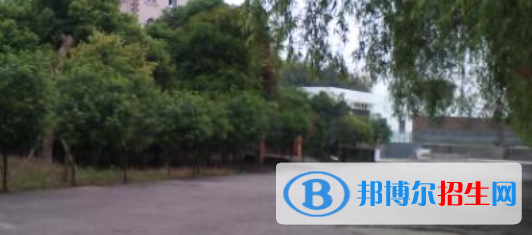 成都2021年護(hù)理學(xué)校學(xué)費(fèi)多少