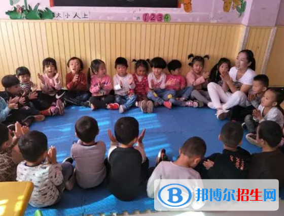 貴州2021年女生讀幼師學校學什么專業(yè)好