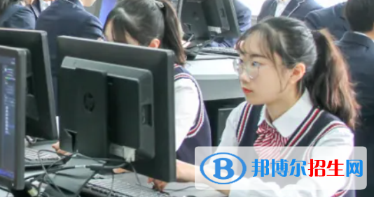 四川2021年計算機學(xué)校里面有哪些專業(yè)