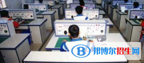四川2022年男生讀計(jì)算機(jī)學(xué)校學(xué)什么專(zhuān)業(yè)好