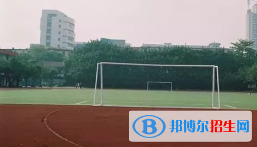 貴州2022年上中專學(xué)?？梢钥即髮W(xué)嗎