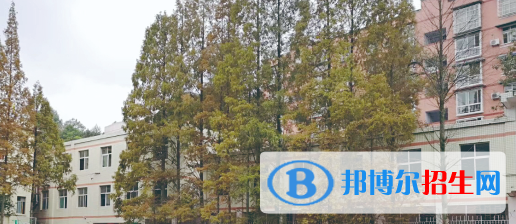 成都市恒輝技工學(xué)校2022年報名條件、招生要求、招生對象