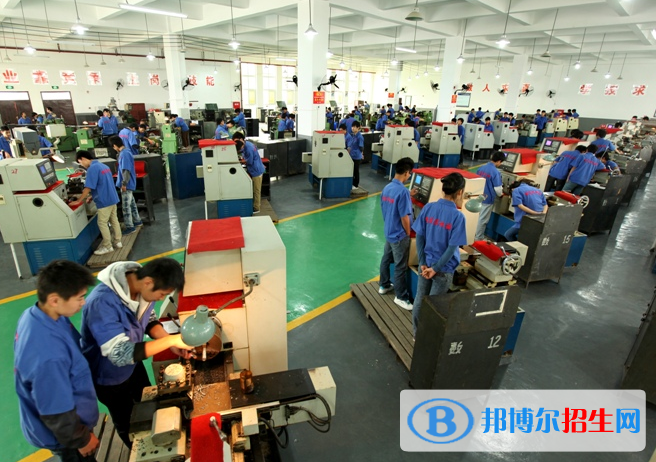 重慶機電工業(yè)學(xué)校2022年學(xué)費、收費多少