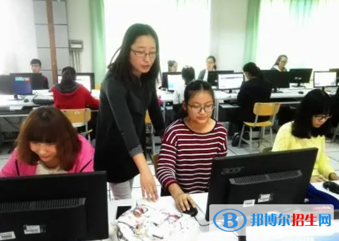 重慶2022年去電子商務學校學什么專業(yè)好