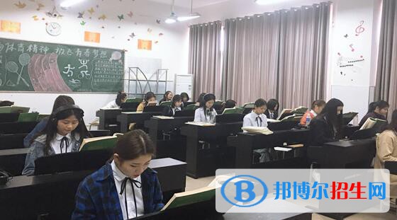 四川2022年中學(xué)畢業(yè)讀什么中專學(xué)校