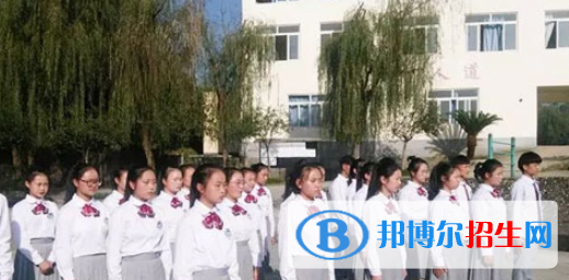 四川蜀都衛(wèi)生學(xué)校2022年學(xué)費(fèi)、收費(fèi)多少