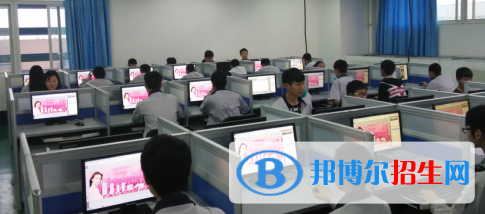 成都2022年計算機學(xué)校什么專業(yè)比較好