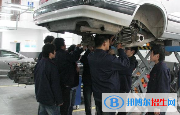四川2022年男生上汽修學(xué)校學(xué)什么專業(yè)好