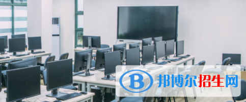 成都2022年讀計算機(jī)學(xué)校哪個專業(yè)好