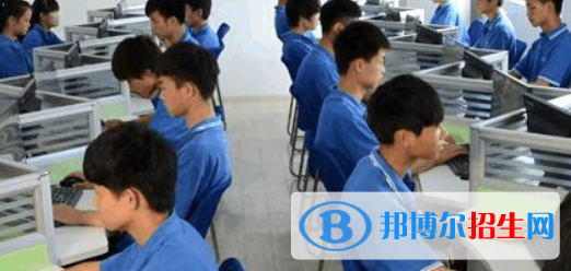 成都2022年男生讀計算機(jī)學(xué)校好不好