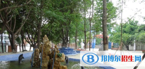 成都華大醫(yī)藥衛(wèi)生學校2022年有哪些專業(yè)