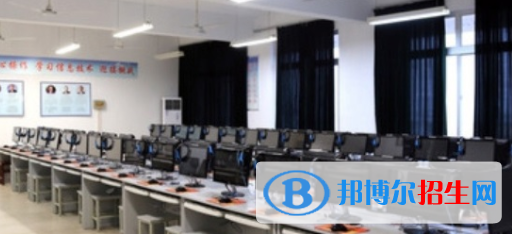 成都2022年男生可以讀計算機學校嗎