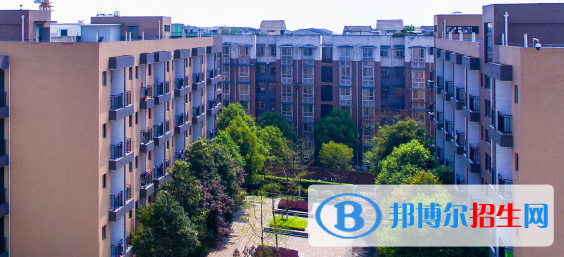 郫縣友愛職業(yè)技術(shù)學(xué)校2022年宿舍條件