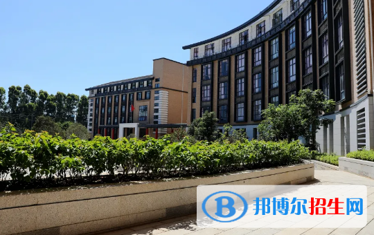 貴陽2022年女生上什么中專學(xué)校比較好