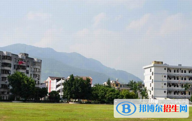 樂山市中區(qū)育賢中等職業(yè)學(xué)校2022年報(bào)名條件、招生對(duì)象