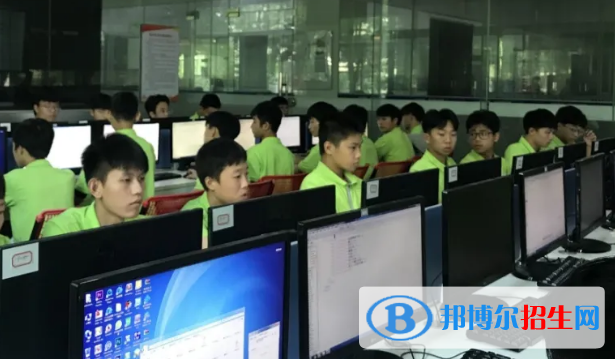貴陽2022年男生讀中專學校學什么好