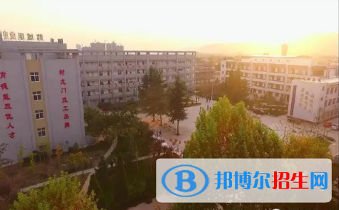 保山市隆陽區(qū)職業(yè)技術(shù)學校2022年報名條件、招生要求、招生對象