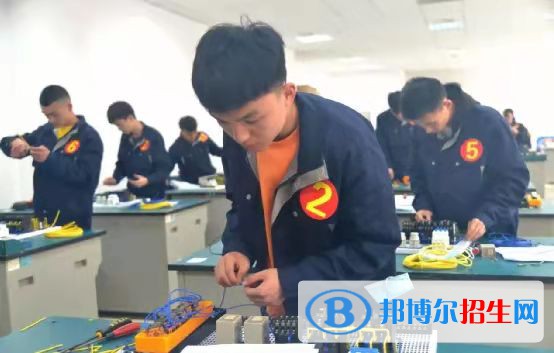 犍為縣職業(yè)高級(jí)中學(xué)2022年有哪些專(zhuān)業(yè)