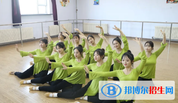 貴陽(yáng)2022年女孩子適合學(xué)的中專專業(yè)