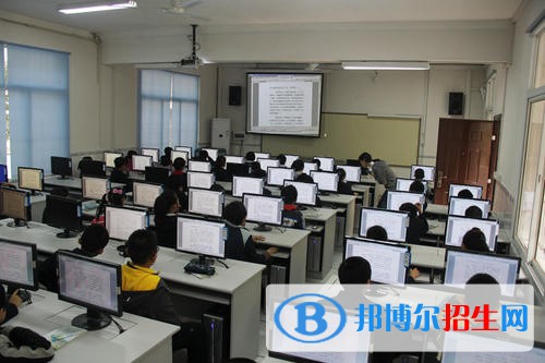 河北2022年初中生學(xué)計算機(jī)學(xué)校怎么樣