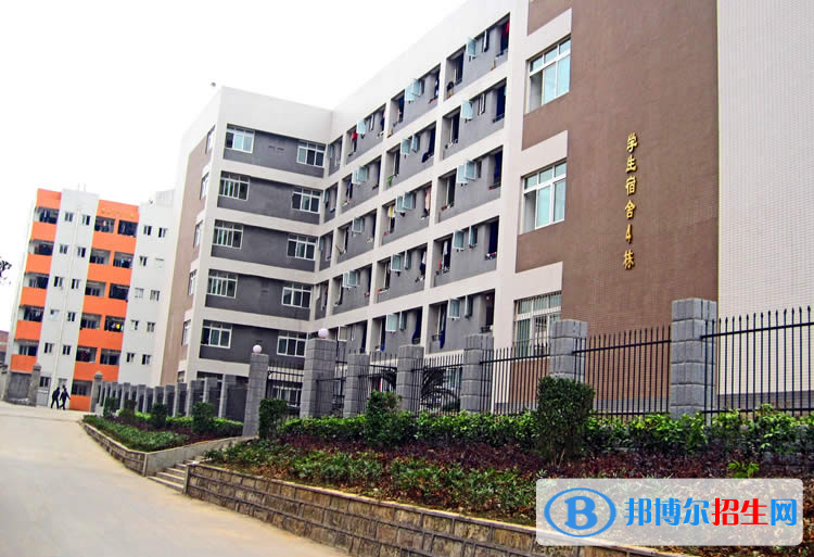 重慶市第二農(nóng)業(yè)學(xué)校2022年招生辦聯(lián)系電話