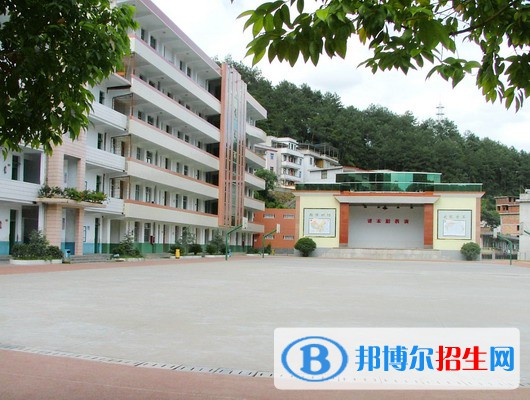筠連縣城南職業(yè)中學(xué)校2022年學(xué)費、收費多少