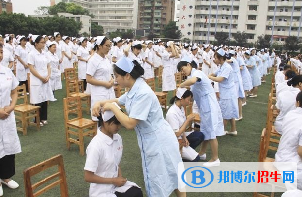 重慶護士學校2022年招生辦聯(lián)系電話