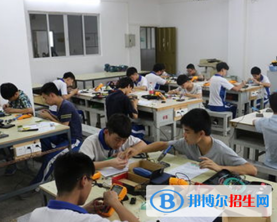 筠連縣城南職業(yè)中學(xué)校2022年報(bào)名條件、招生要求、招生對(duì)象