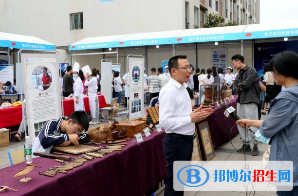 江安縣第一職業(yè)中學(xué)2022年學(xué)費(fèi)、收費(fèi)多少