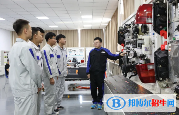 貴陽(yáng)2022年男生中專學(xué)什么專業(yè)好